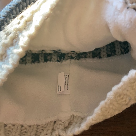 NWT Igloo Beanie - Picture 5 of 7